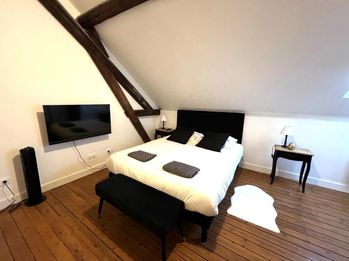 l'Hôtel des Ventes Reims Chativesle Exterior foto