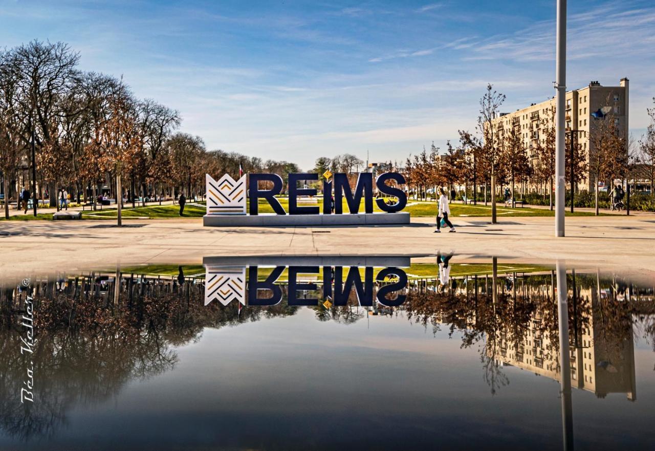 l'Hôtel des Ventes Reims Chativesle Exterior foto
