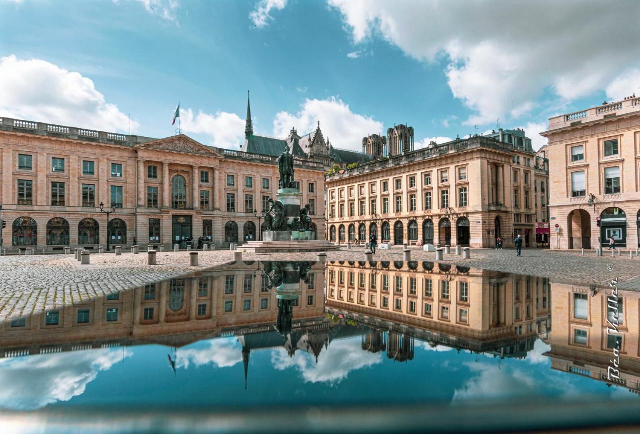 l'Hôtel des Ventes Reims Chativesle Exterior foto