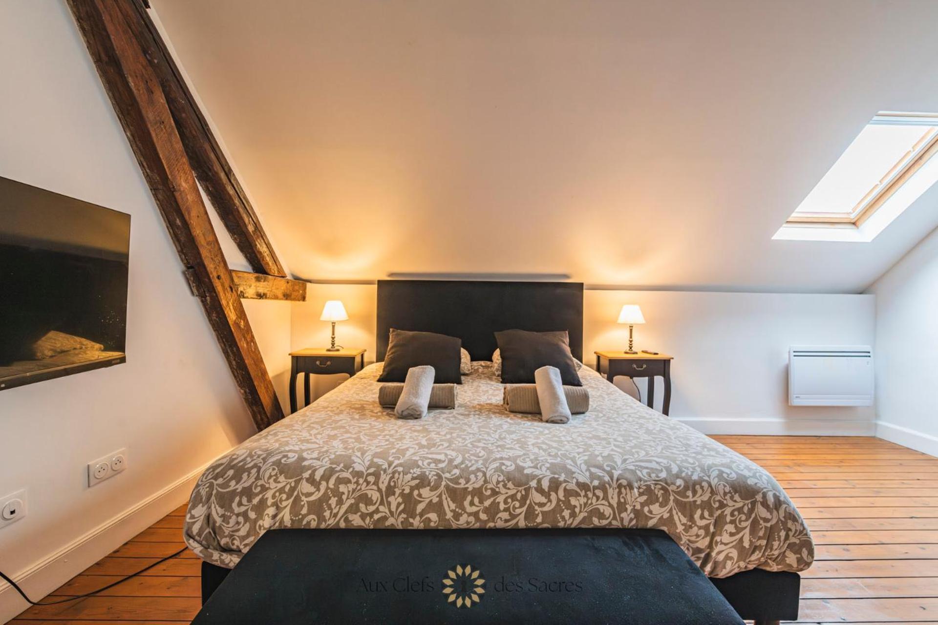 l'Hôtel des Ventes Reims Chativesle Exterior foto