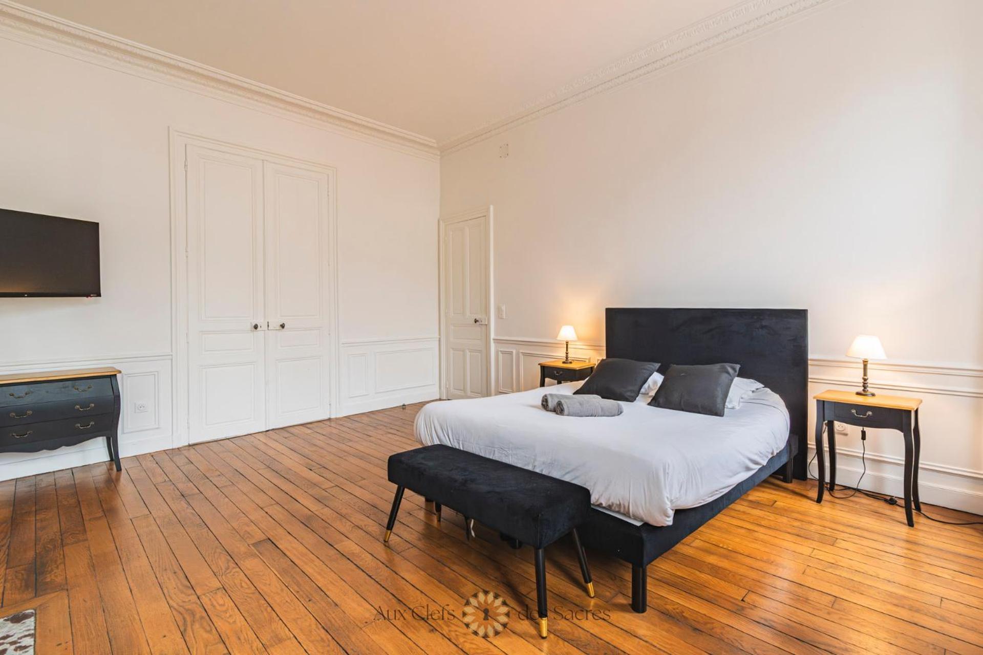 l'Hôtel des Ventes Reims Chativesle Exterior foto