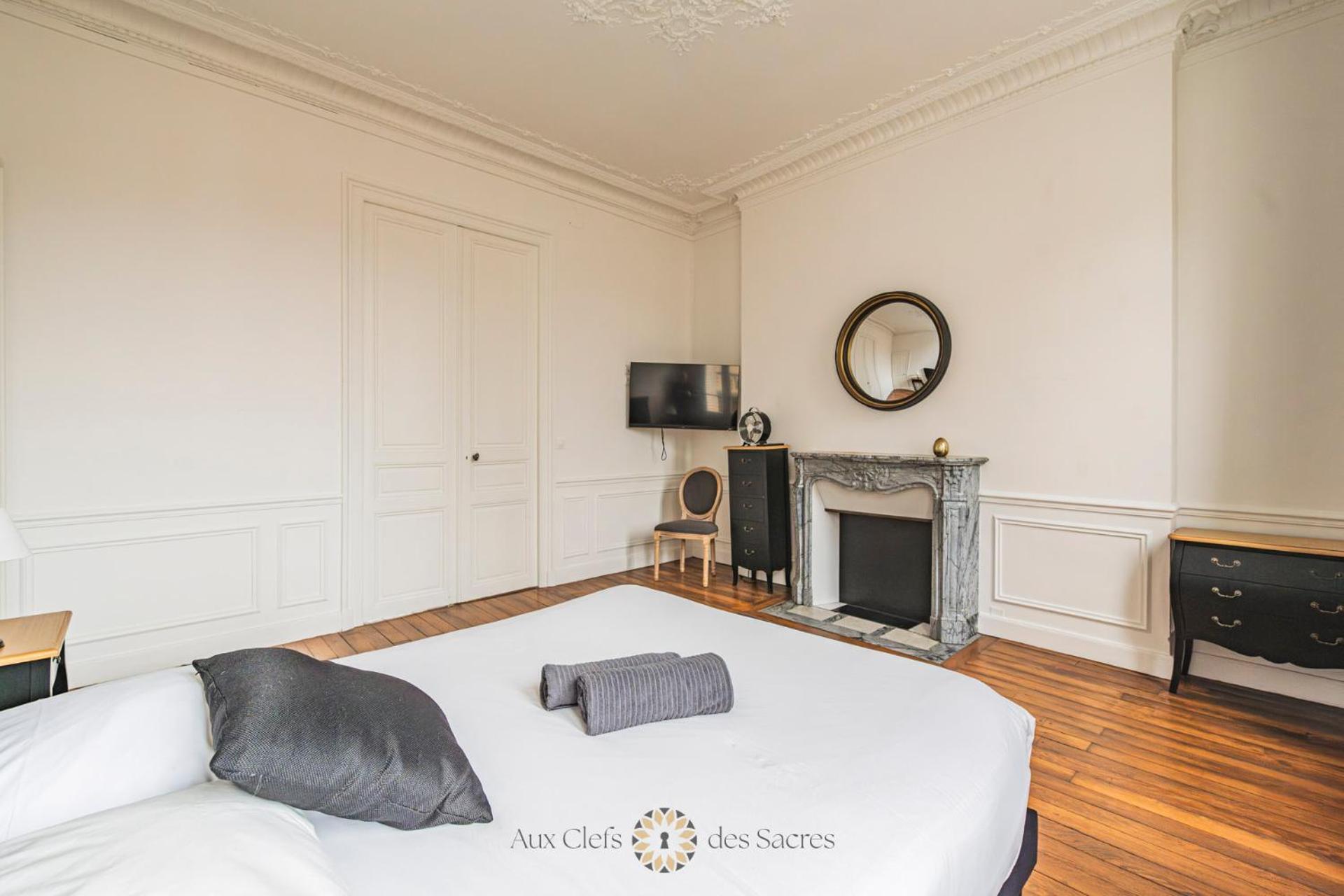 l'Hôtel des Ventes Reims Chativesle Exterior foto